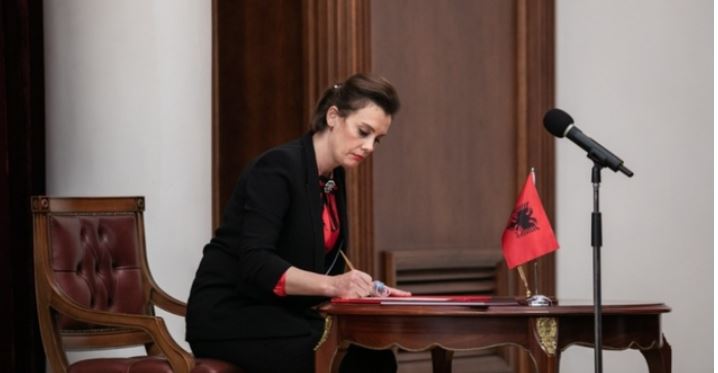 Pas 9 vitesh në Kushtetuese, Sonila Bejtja lë karrigen, kush do e zëvendësojë?