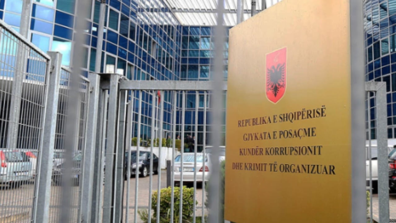 Pastrim parash dhe grup kriminal/ GJKKO dënon vëllezërit Ramaj dhe ish-drejtoreshën e Kadastrës së Durrësit