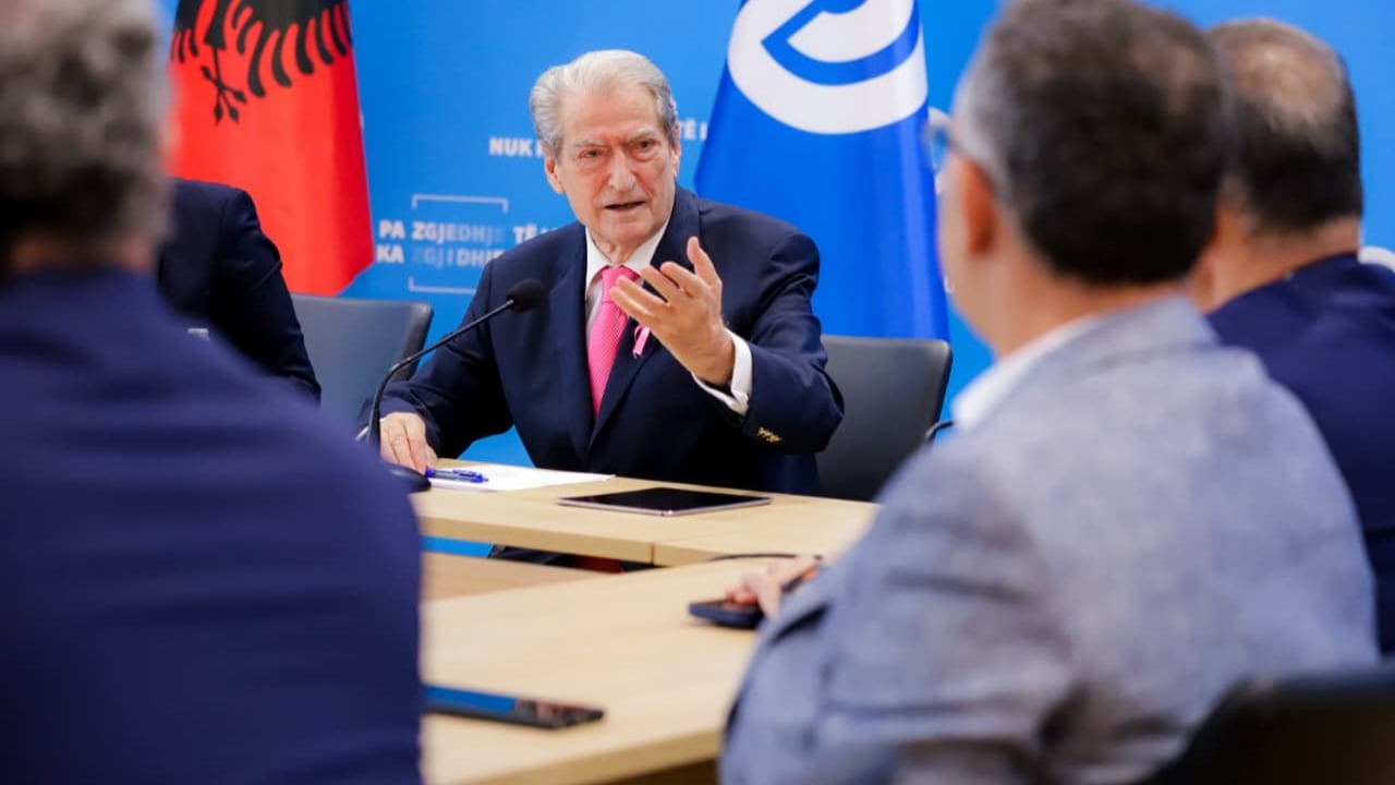 PD kushtëzon pjesëmarrjen në komisionin e Territoriales dhe Reformës Zgjedhore, Berisha: Nuk futemi derisa të vijnë ekspertët e huaj