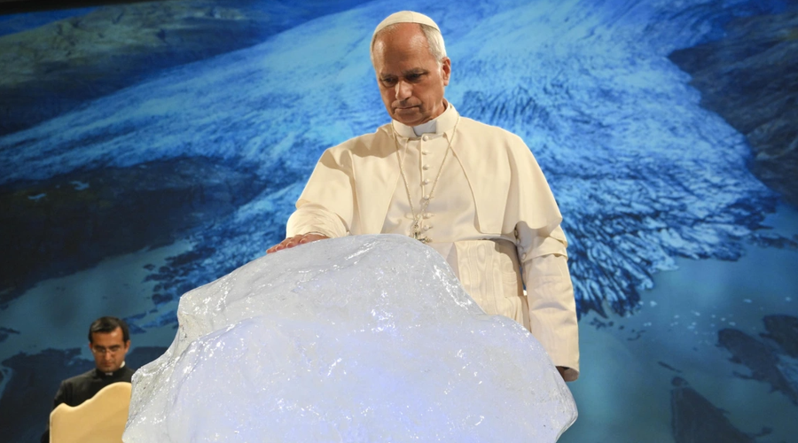 “Për inat” të Trumpit, Papa Leoni bekon një kub të madh akulli