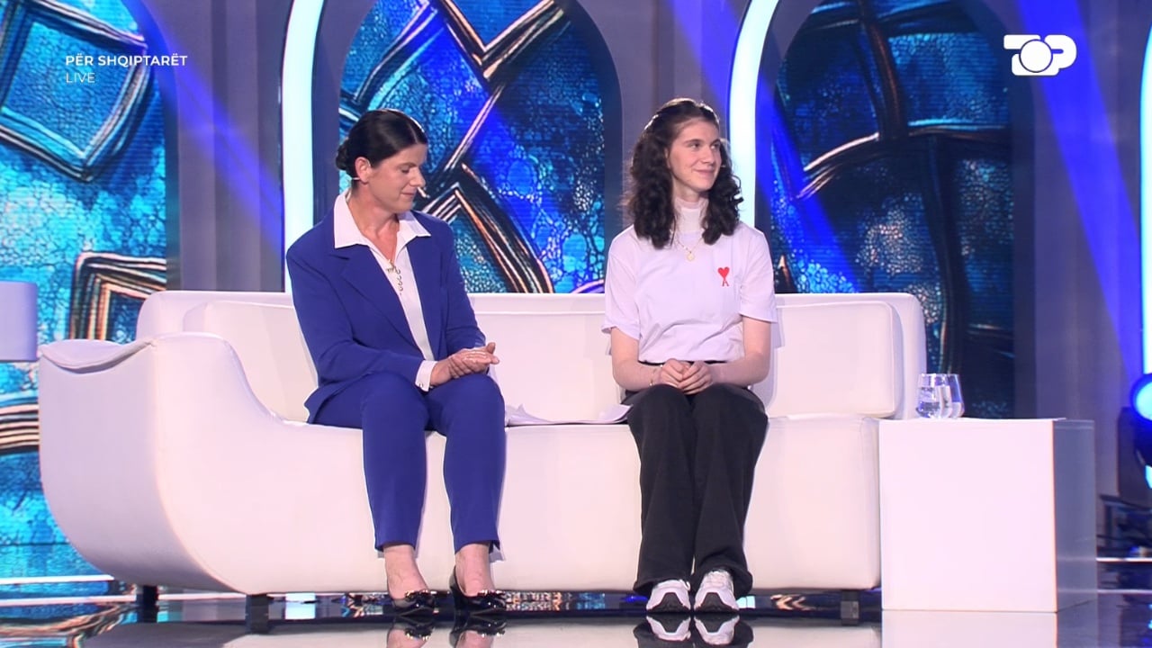 “Për Shqiptarët”/ Dy muaj në koma pas një infeksioni të rëndë, Kristina kthehet e shëruar në studio