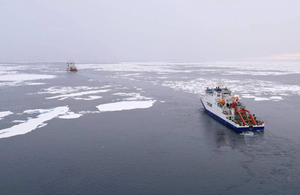 Përfundoi misioni i parë hulumtues i zhytjes në thellësi me njerëz në rajonet polare
