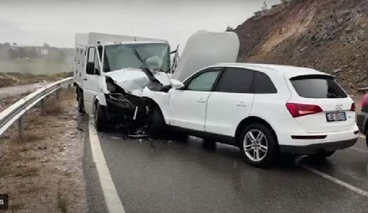 Përgjaken rrugët e vendit! Dy aksidente me pesë fëmijë të plagosur!