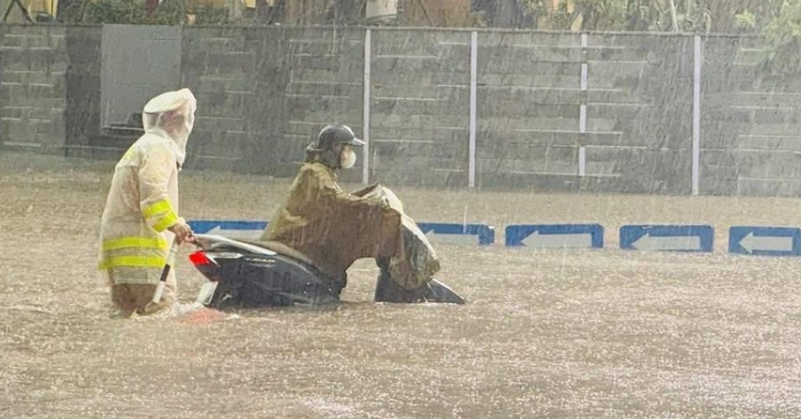 Përmbytje dhe rrëshqitje dheu në Vietnam, tetë të vdekur dhe disa të zhdukur