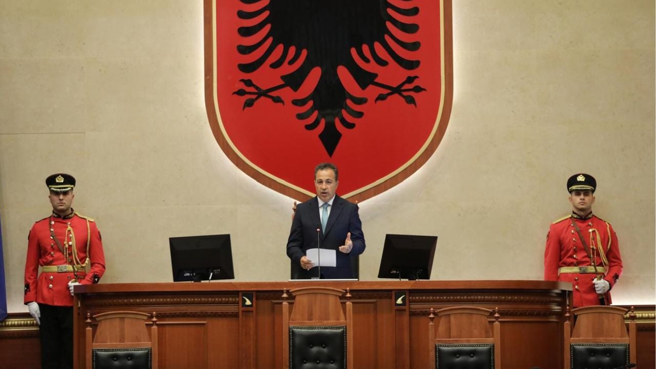 Përplasjet në Kuvend ditën e votimit të programit të qeverisë, zbardhet raporti i PS: Peleshi nuk e shkeli Rregulloren, kërkesa e PD për shkarkimin e tij duhet rrëzuar