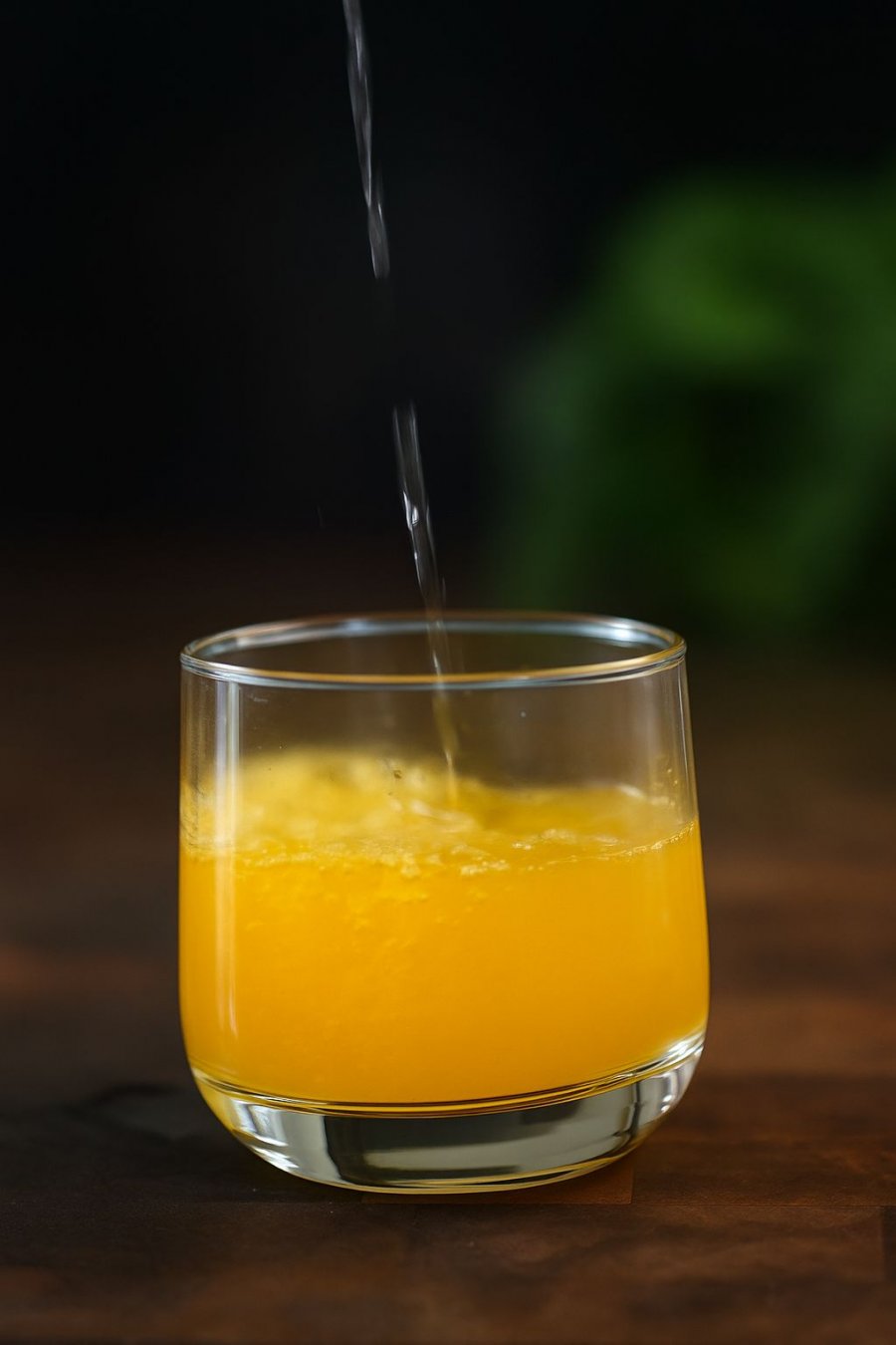 Pija e artë që pastron trupin në 30 ditë, mrekullia me kripë deti dhe shafran indie