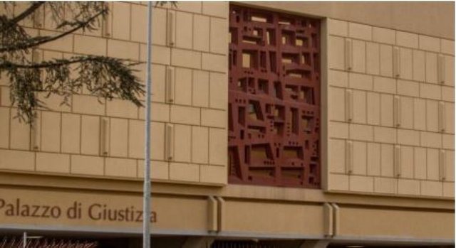 Pjesë e një organizate të trafikut të drogës, shqiptari arrestohet pas përleshjes me karabinierët