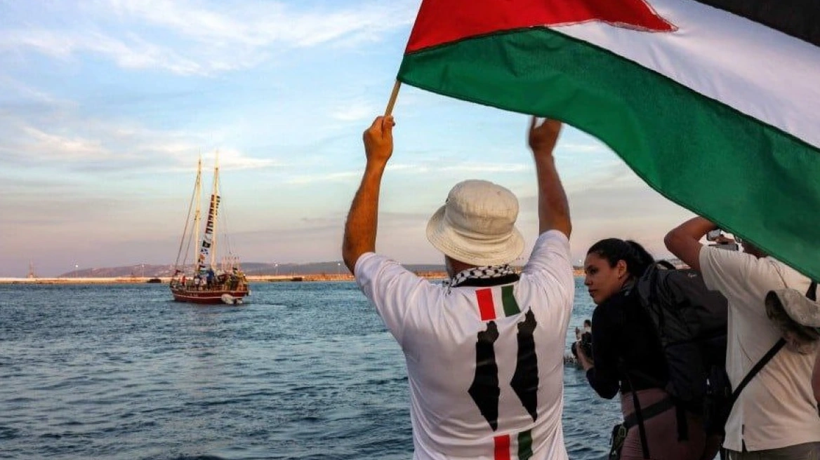 Po shkonin drejt Gazës për të dërguar ndihma, flota ushtarake rrethon anijen humanitare të Greta Thunberg