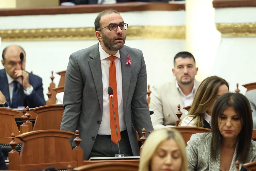 “Po zhbëhet shteti ligjor” – Gazment Bardhi reagon pas arrestimit të avokatit Uljan Barjami