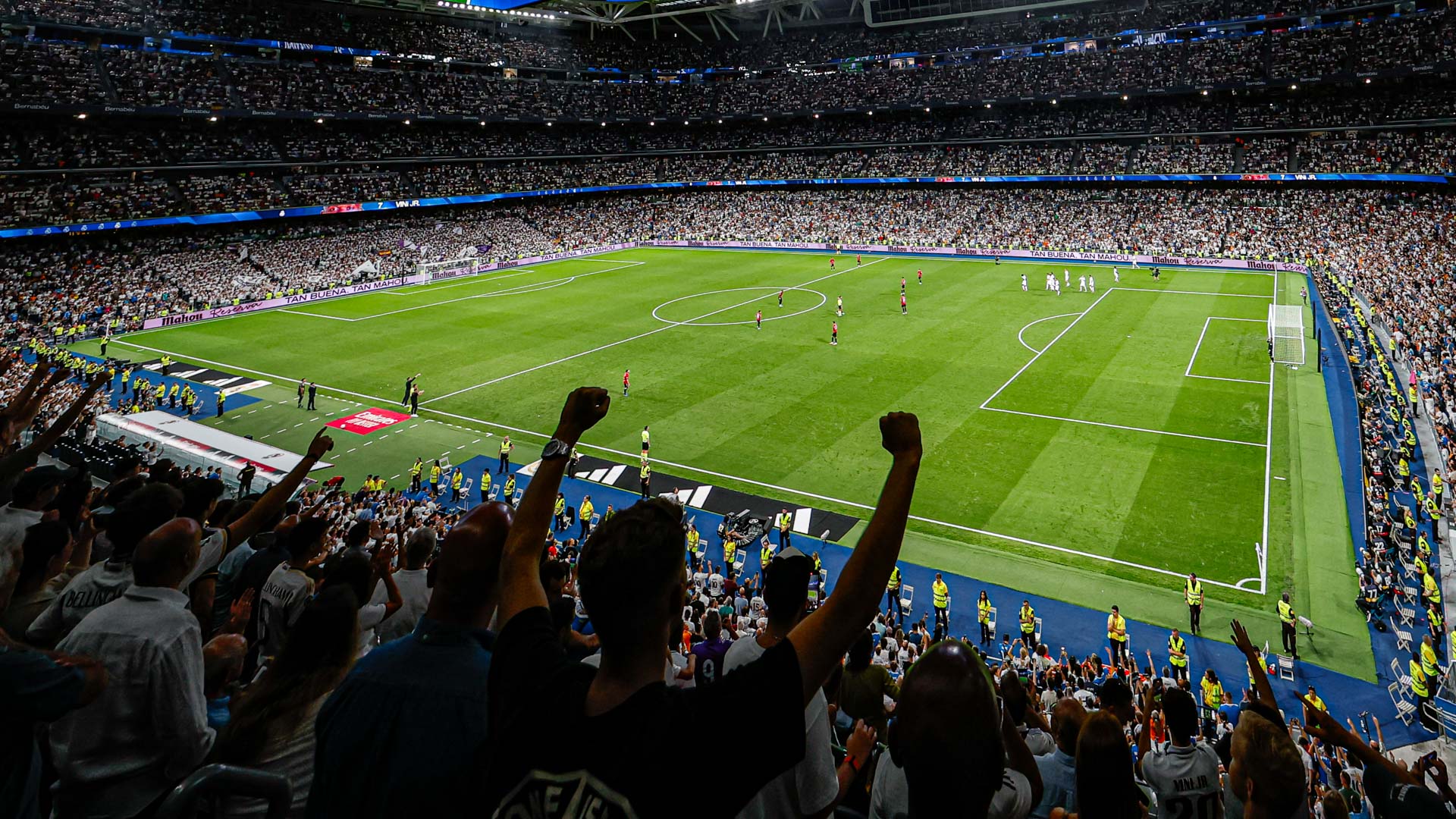 Polemikat i lënë vendin fushës, Real- Barcelona premton spektakël në “Bernabeu”