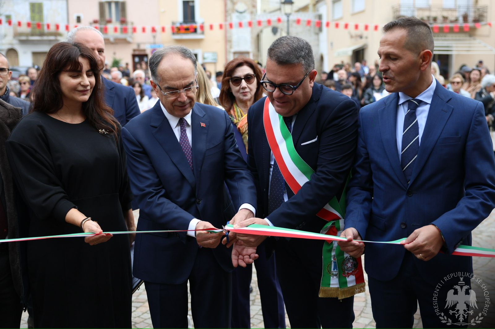 Presidenti Begaj viziton komunat arbëreshe të Molises! Inaugurohet statuja e Skënderbeut në Itali