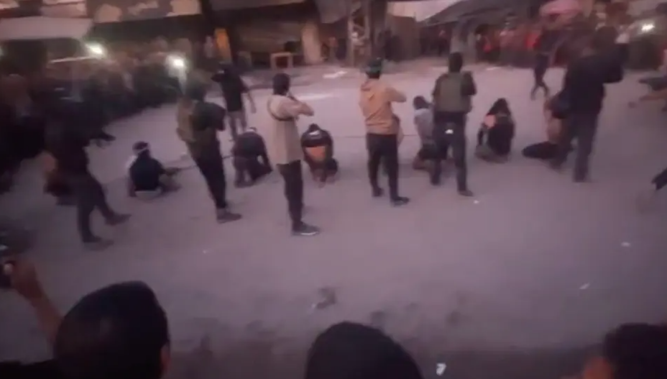 Pretendon se janë bashkëpunëtorë të Izraelit, Hamasi kryen ekzekutime publike pas marrëveshjes së paqes