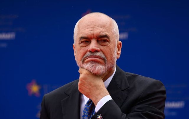 “Profesori i jep mend Britanisë…”/ Mediat britanike bëjnë për ‘ujë të ftohtë’ Ramën