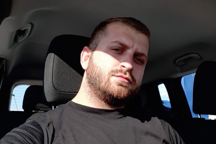 “Pse ma vrave djalin”, babai i Andi Malokut përballet me Plaurent Dervishajn në gjykatë