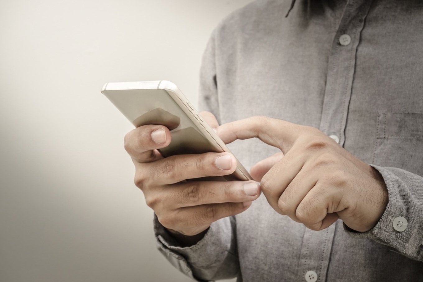 Punonjësi i bazës ushtarake amerikane dënohet për rrjedhje informacioni të klasifikuar në një faqe interneti takimesh