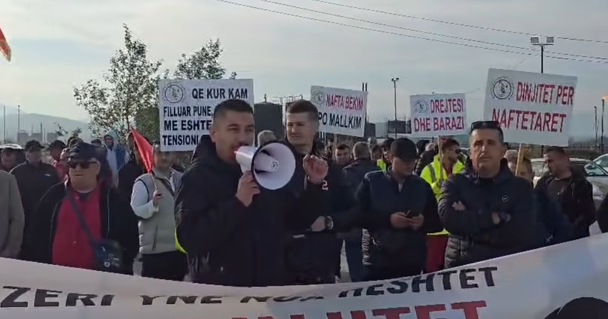 Punonjësit e Bankers në GREVË urie: Duam rritje të pagave