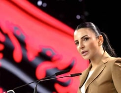 Pushteti i injorantëve, Balluku mesazh për turqit: Na pushtoni siç bënë sulltanët tuaj