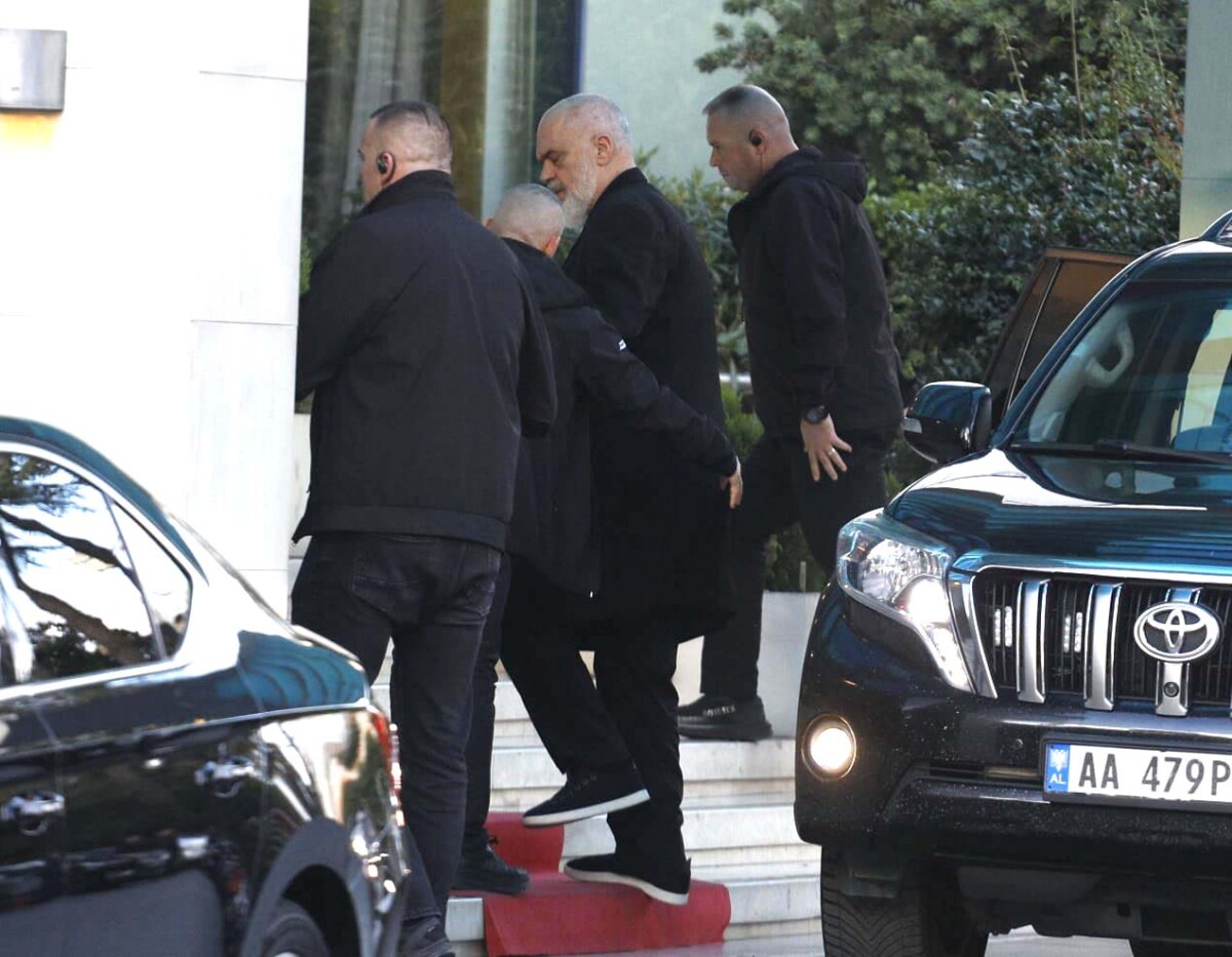 Rama mbledh strukturat e PS për Tiranën, nxjerr në terren “peshat e rënda” për të mbështetur Manastirliun…