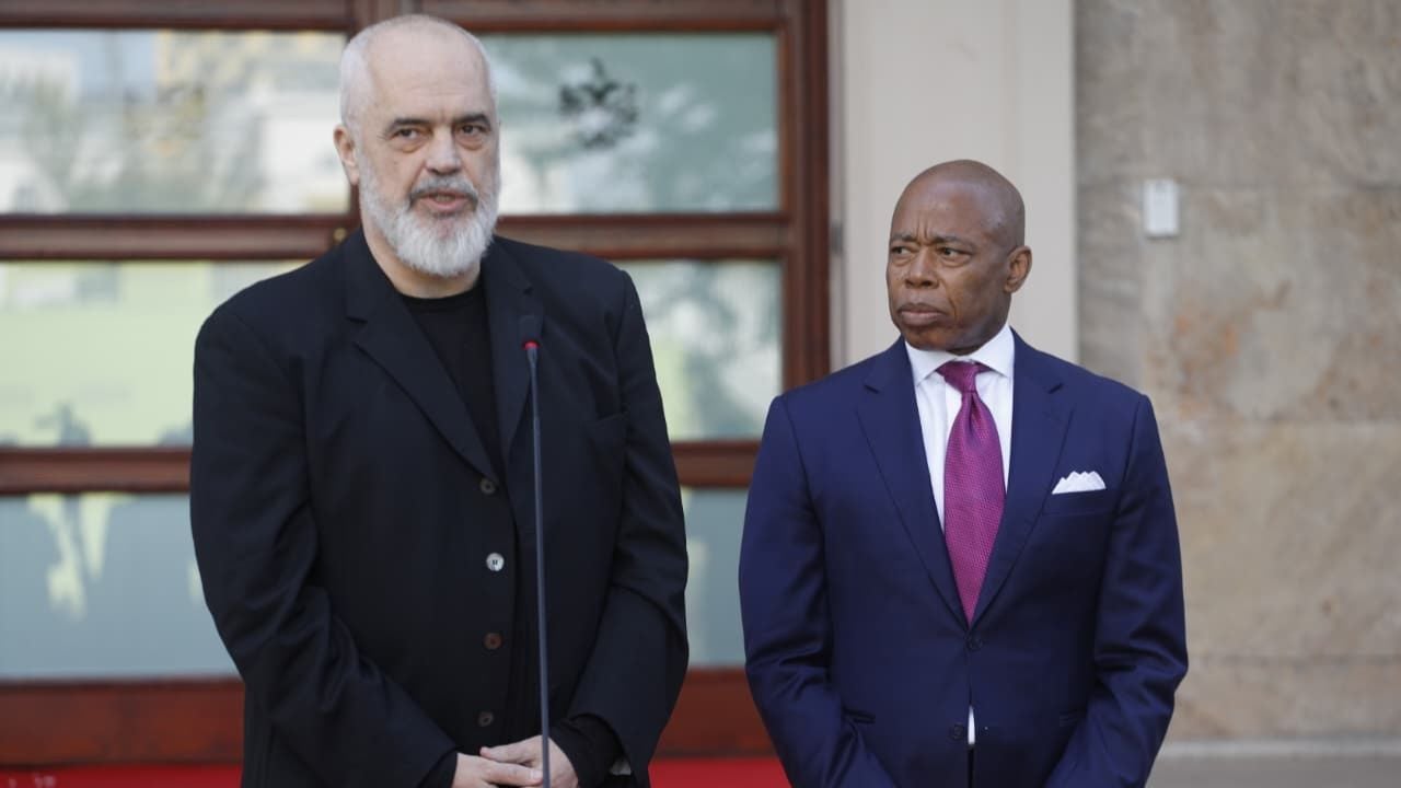 Rama me kryebashkiakun e Nju Jorkut: Keni mundësi të shikoni nga afër ministren e inteligjencës artificiale! Adams: AI është e ardhmja!