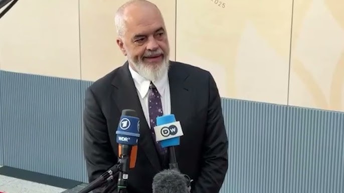 Rama në rolin e komedianit, thelloi talljen me Trump edhe para gazetarëve: Ishim në luftë, tani jemi në paqe