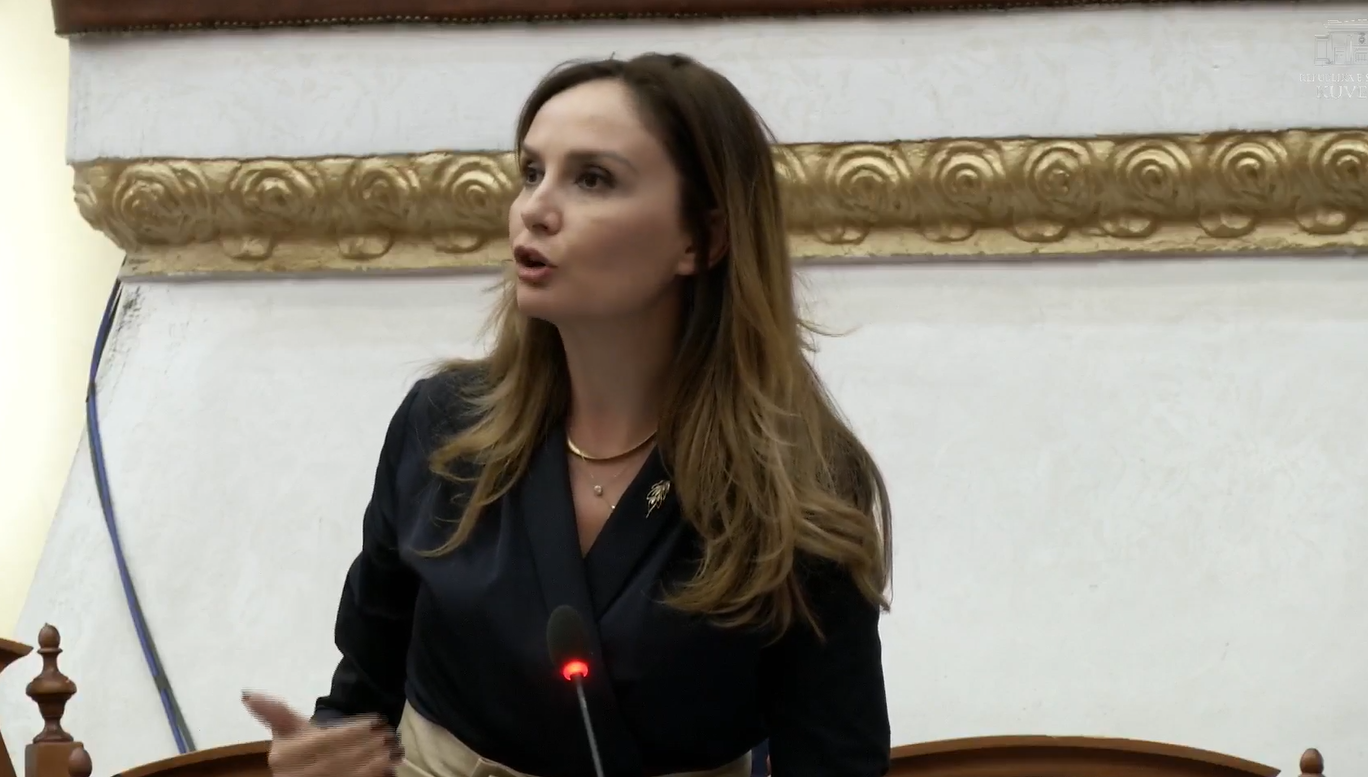 Raportimi i Çelës, Tabaku: Kriza që ka sot ekonomia, pastrimi i parave në ndërtim; Gjekmarkaj: Diskurs i ndërtuar mbi një paradoks