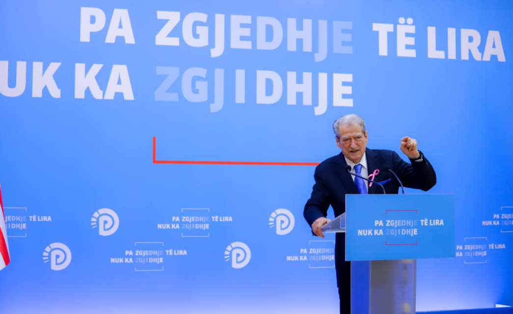 Raportimi i Dumanit në Kuvend, Berisha: Fliste si i kapur. Mospranimi i pyetjeve me gojë, akt i pashembullt