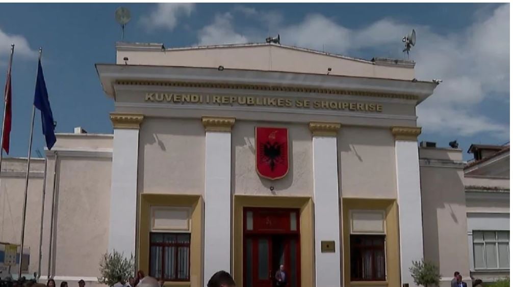 Raportimi i organeve kushtetuese/ PD kërkon 4 orë debat në Kuvend, PS propozon vetëm 2 orë