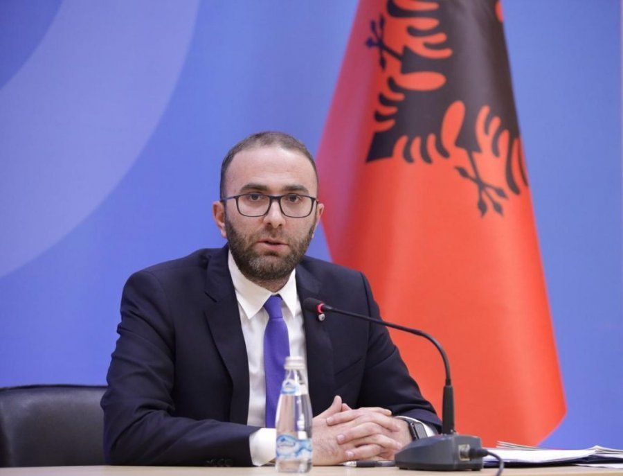 Reagimi i Presidentit pas kërkesës së PD-së për shkarkimin/ Bardhi publikon dokumentet e bujshme: I biri merr 30 mijë..