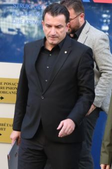 Reagimi i Veliajt pas shoqërimit nga policia: “Ju dua shumë”