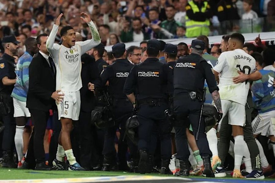 Reali mposht Barcelonën, në fund të ndeshjes ndërhyn edhe policia