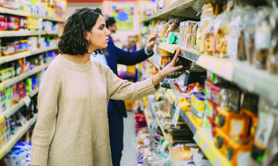 Rekord në Europë/ Shqiptarët shpenzojnë 40% të buxhetit familjar për ushqime