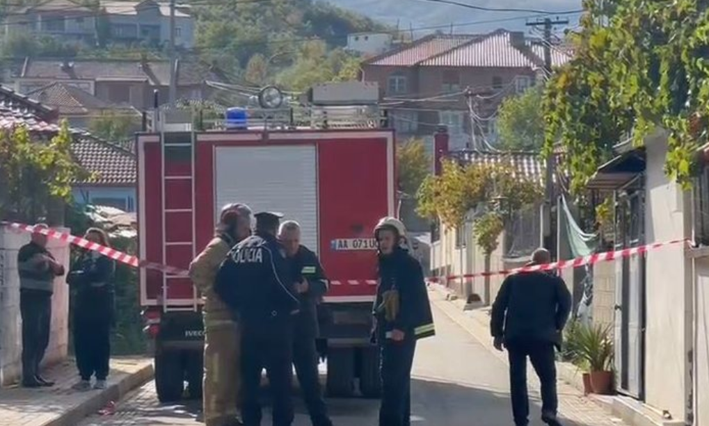 Rëndohet bilanci nga zjarri në Maliq, pas nënës ndërron jetë edhe djali 14-vjeçar