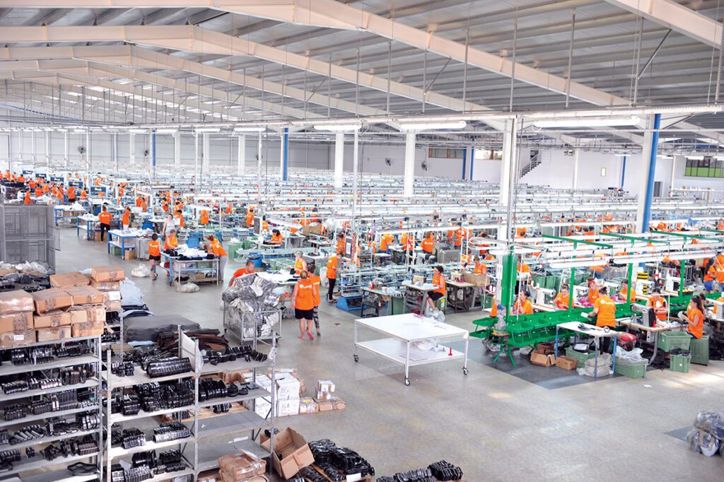 Rënie alarmante në fasoneri, mijëra punonjës largohen nga tekstilet dhe këpucët, zbulohet arsyeja