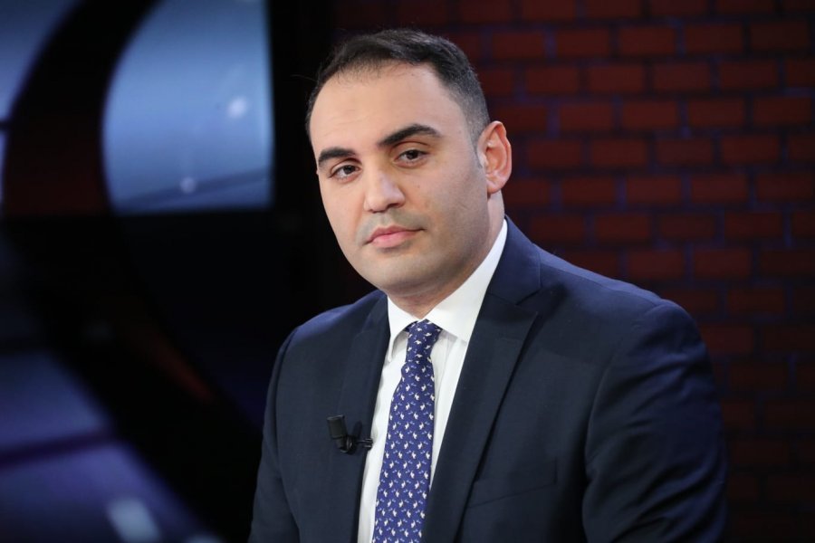 ‘Rrasjani në lule të ballit’, Këlliçi: Rama përdor gjuhë urrejtjeje, kjo është klima që prodhon dhunë