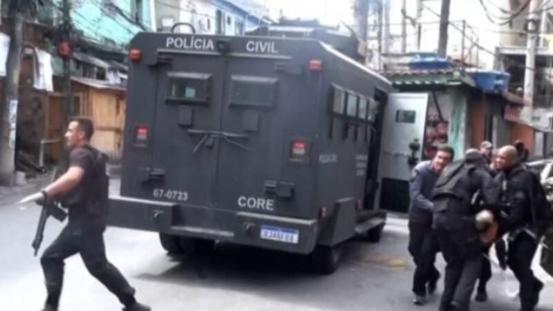 Rritet bilanci i viktimave në Rio de Janeiro, 130 persona humbin jetë pas përplasjeve të dhunshme mes..