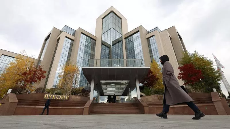 Rusia në vështirësi, industria dhe prodhimi në krizë. Kompanitë e naftës në kolaps