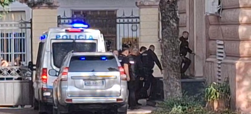 Seanca në Kushtetuese, Erion Veliaj mbërrin në Gjykatë