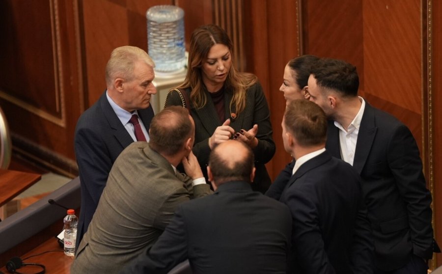 Seanca për Qeverinë e re, Veton Berisha deklaron votën pro