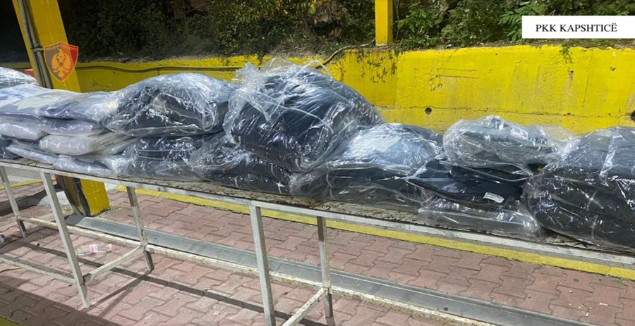 Sekuestrohen veshje kontrabandë me vlerën 100 mijë euro, pranga shoferit të autobusit!