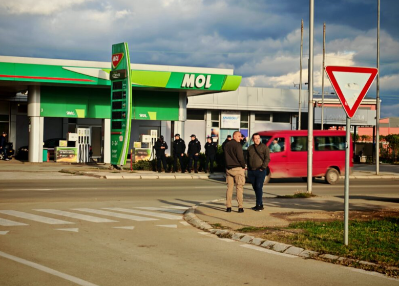 Serbët habiten para fillimit të ndeshjes me Shqipërinë: Këto janë pamje të çuditshme, në rastin më të mirë…