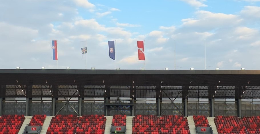 Serbia provokon sërish, flamuri shqiptar nuk vendoset në stadiumin e Leskovcit