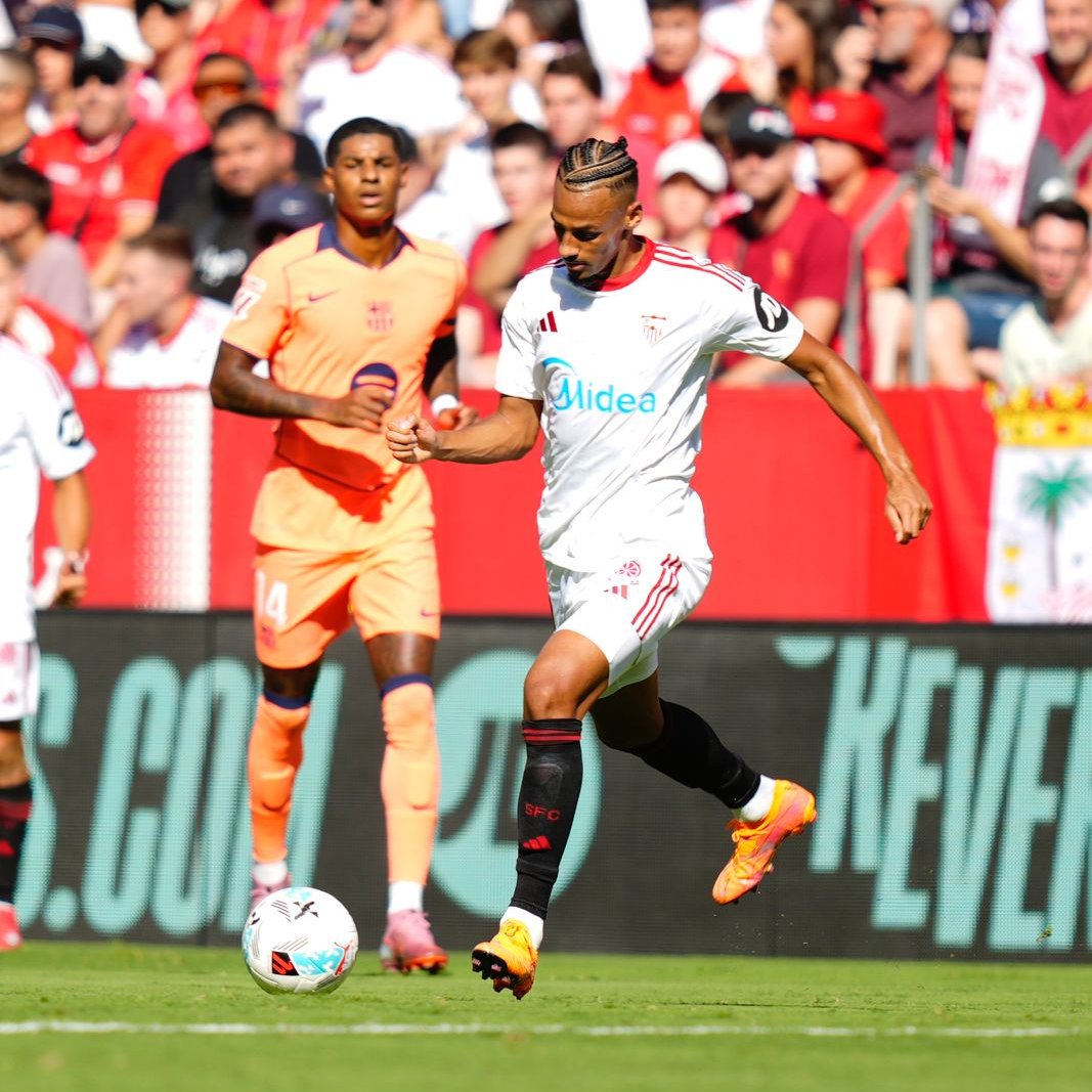 Sevilja dërrmon Barcelonën, Vajekano tri pikë ndaj Sociedad