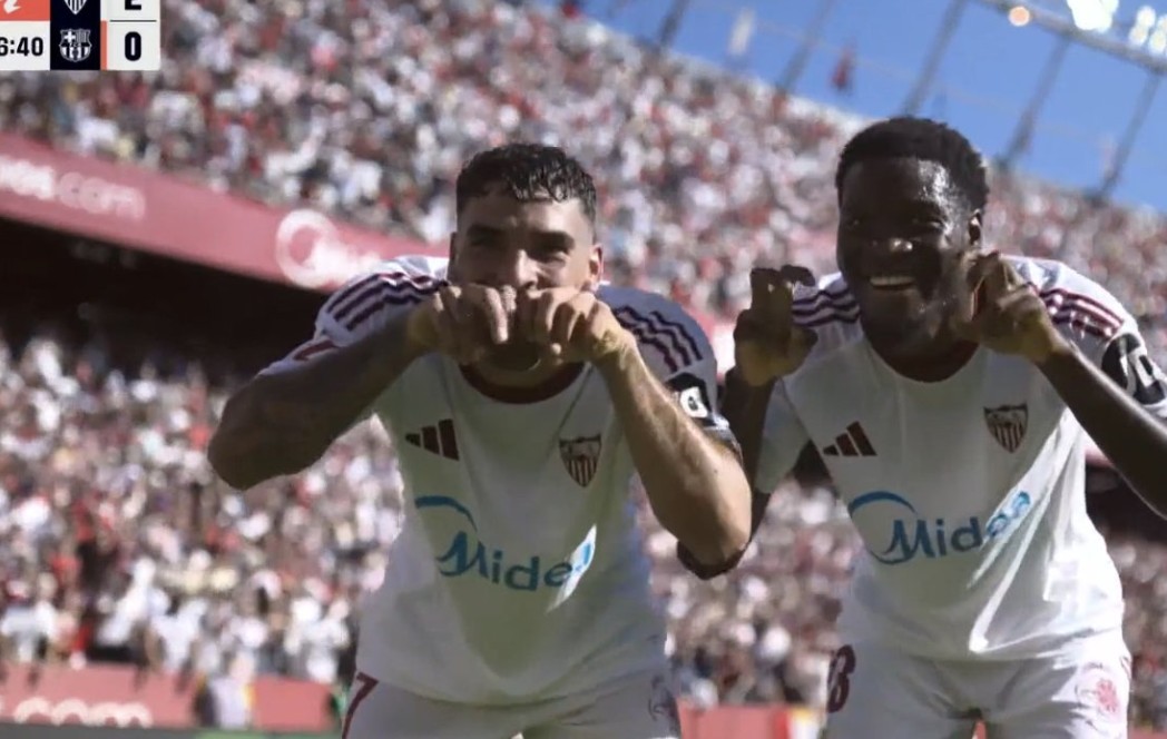 Sevilla “spektakël” ndaj Barcelonës. Një ish-ndëshkon katalanasit, Ronald Araujo e dreqos ndeshjen që në fillim (video)