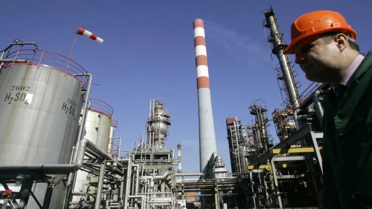 SHBA bllokon ekonominë serbe, sanksione ndaj kompanisë më të madhe të naftës në vend