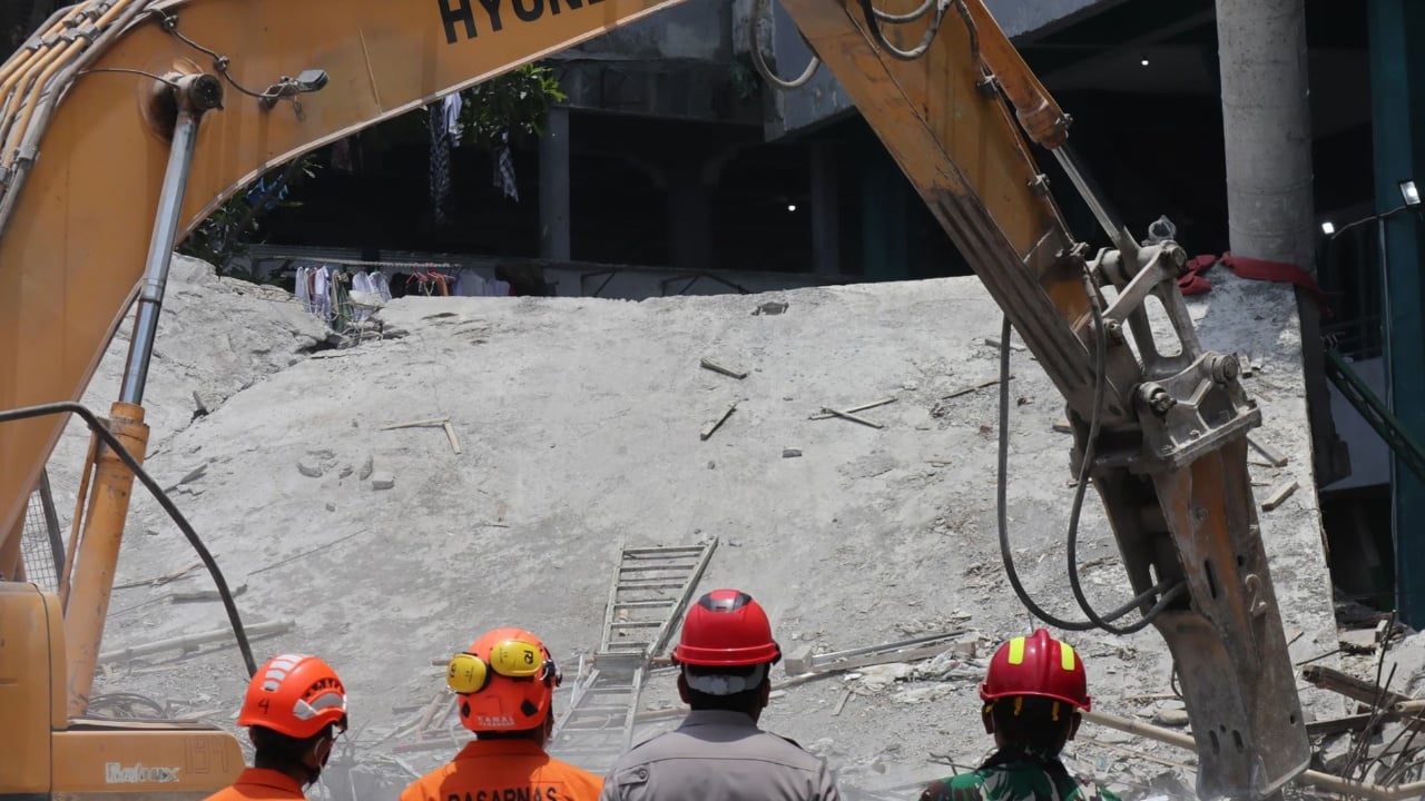 Shembja e shkollës islame në Indonezi/ Konfirmohen 67 viktima, shumica djem adoleshentë