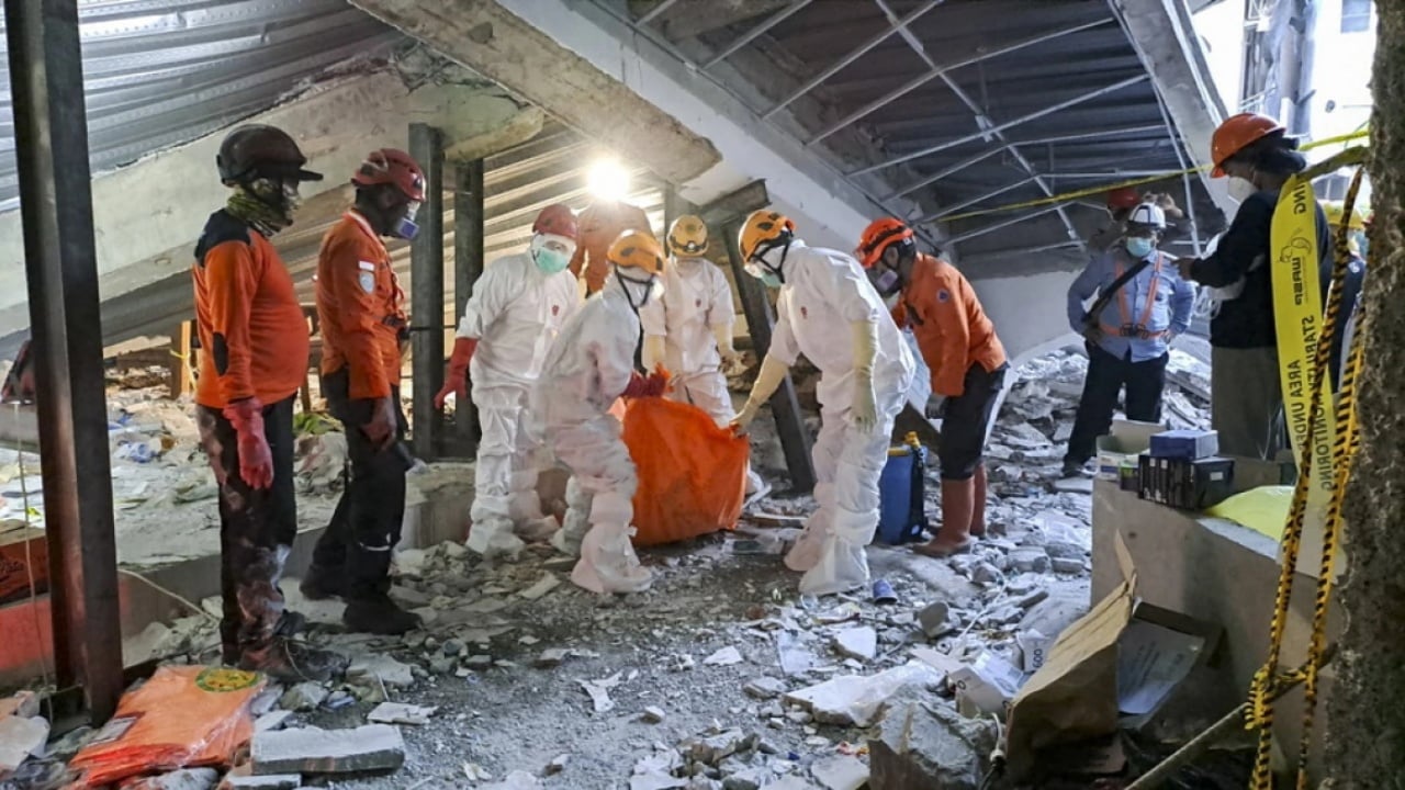 Shembja e shkollës islame në Indonezi, shkon në 45 numri i viktimave, 26 të zhdukur