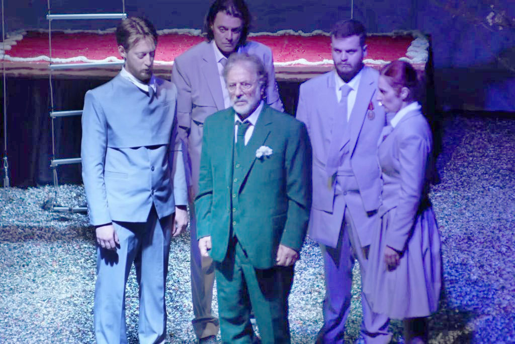 Shfaqja “Zullulandia” punuar mbi motivet e veprës së Faik Konicës dhe e plotësuar me ngjarje të realitetit të sotëm