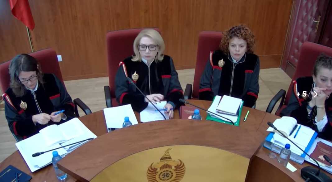 Shkarkimi i Veliajt/ Presidenca dhe Këshilli i Ministrave kërkojnë mos-legjitimimin e tij, GJK tërhiqet për vendim