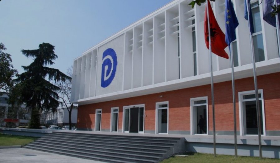 Shkeli Kushtetutën: PD nis procedurat për kërkesën e shkarkimit të Begajt