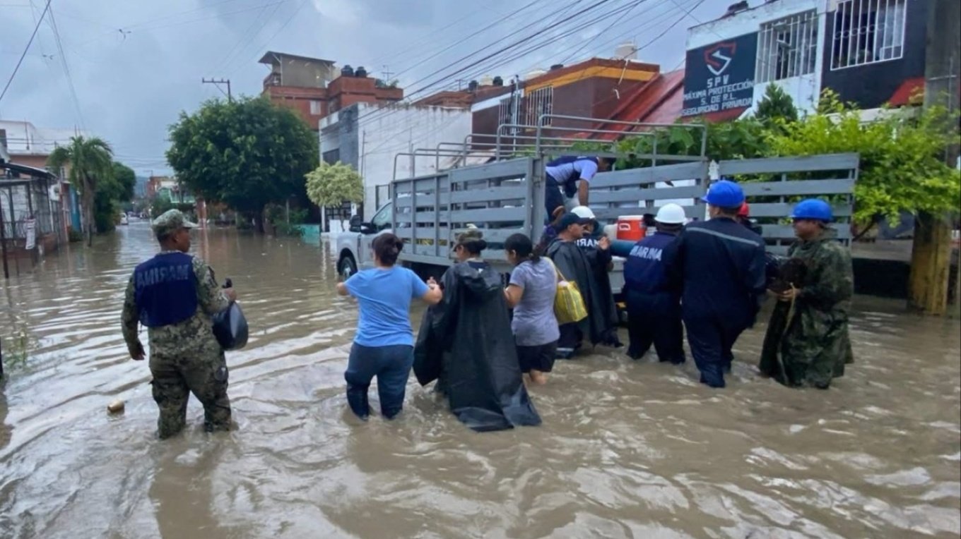 Shkon në 44 numri i të vdekurve nga përmbytjet në Meksikë, 10 mijë forca në operacionet e shpëtimit
